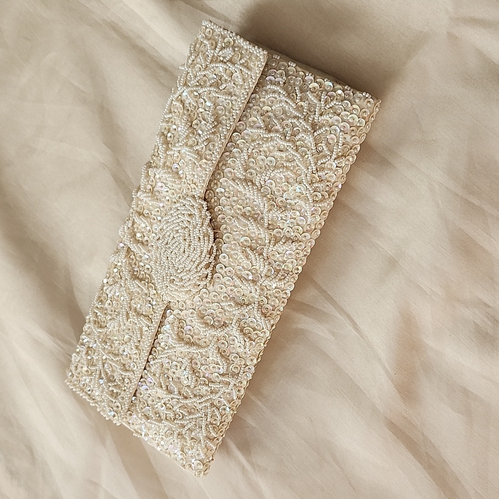 Vintage Cream Beaded Clutch